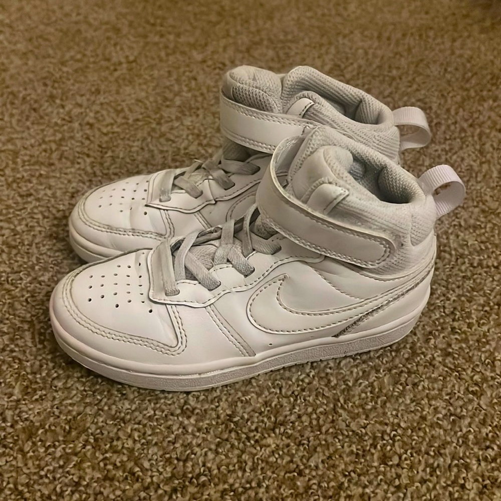 Nike Force 1 Mid LE Kids in size 10.5 in white